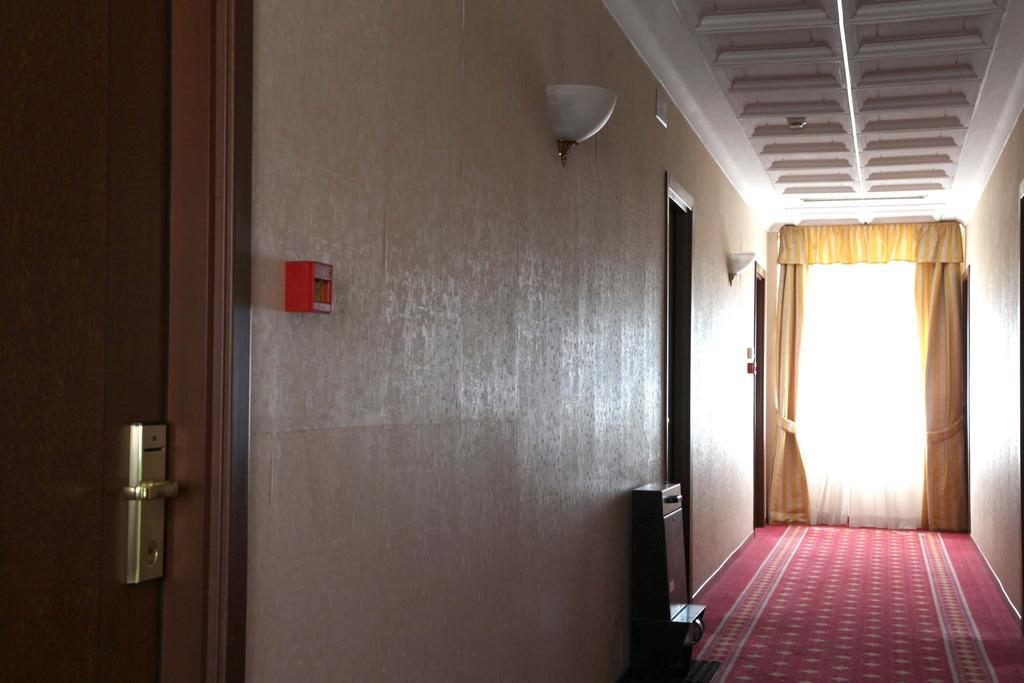 Hotel Jolly Кастровилари Екстериор снимка